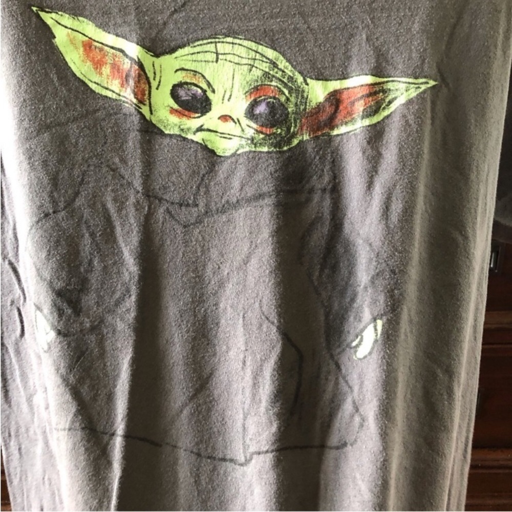 Star Wars Gray short sleeve graphic tee in size M